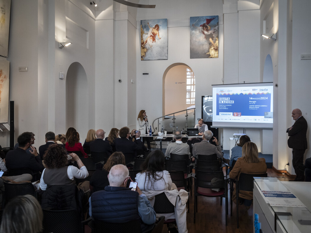 Gender gap: passi avanti ma le lastre di vetro per le donne restano forti  per i ruoli apicali - CRU Unipol